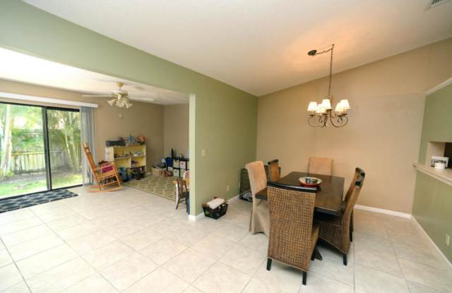155 Rosewood Circle Gallery 3
