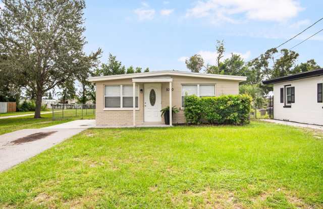 Spacious 3BR/2BA Home in Beverly Hills with Bonus Room and Pinellas Trail View photos photos
