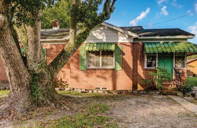 8150 Lexington Dr - 8150 Lexington Drive, Jacksonville, FL 32208