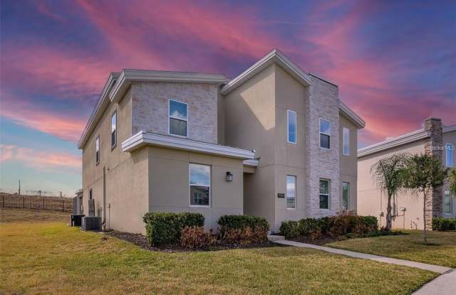 9084 SOMMERSET HILLS Drive Gallery 4