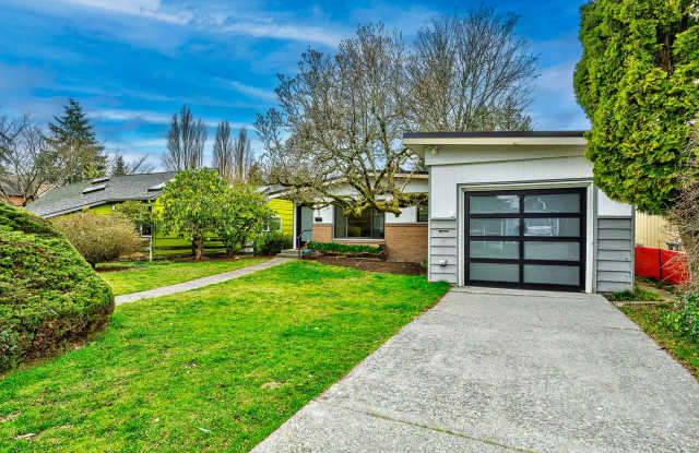 Maple Leaf Rambler photos photos