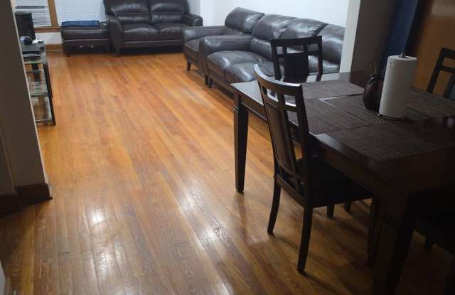 3BR Single Family Home with Garage Parking, Central Air, Cats and Small Dogs Gallery 4