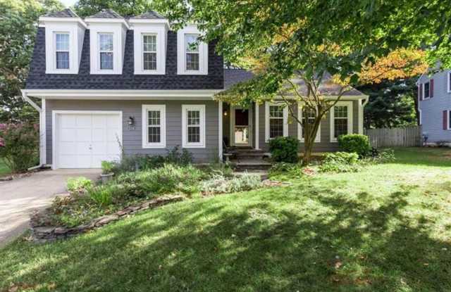 Comfort, Space, and Location: 4BR Alexandria Home Near Huntington Metro photos photos
