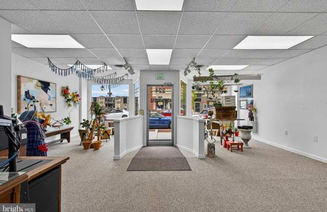 224 N WASHINGTON Street Gallery 4