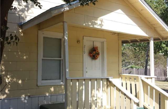 219 Tutt Avenue Gallery 2