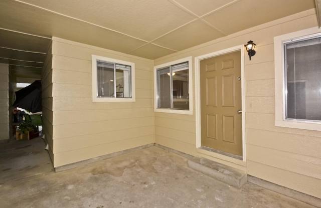 2 Bedroom 1 Bathroom Duplex Located on the Bench Gallery 3