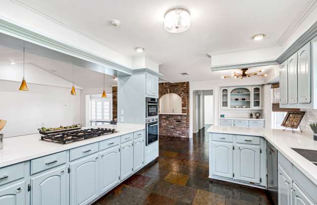 Resort-Style 4 Bedroom Home with Pool & Outdoor Pavilion in Pine Park photos photos Resort-Style 4 Bedroom Home with Pool & Outdoor Pavilion in Pine Park photos photos