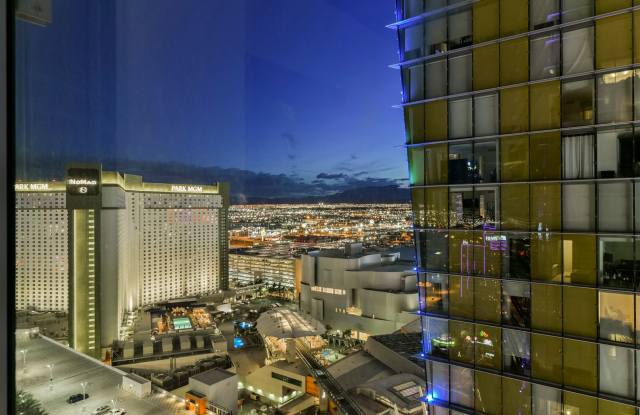 Stunning High-Rise Studio with Floor-to-Ceiling Views – World-Class Amenities in the Heart of Las Vegas photos photos Stunning High-Rise Studio with Floor-to-Ceiling Views – World-Class Amenities in the Heart of Las Vegas photos photos