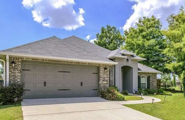 103 Riverbrooke Dr photos photos