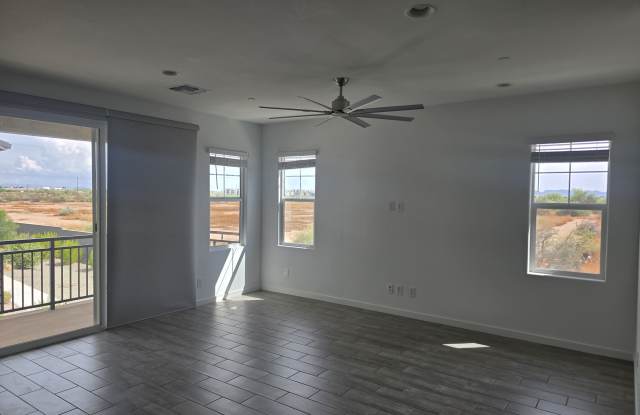 8149 East Petunia Avenue - 11046 Gallery 4