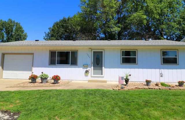 Charming 4 Bed / 1 Bath Ranch – Now Available! photos photos