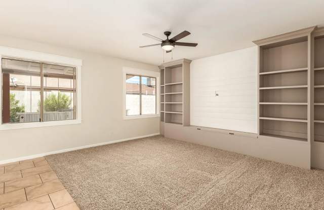 Beautifully Maintained 3-Bedroom Home with RV Gate Near the Superstition Mountains Gallery 3