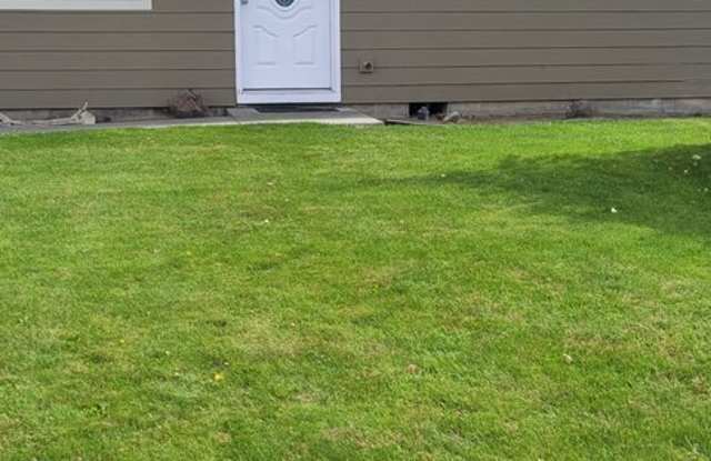 Cozy home on large lot w/fenced backyard - 34 Northeast Alora Drive, Hermiston, OR 97838