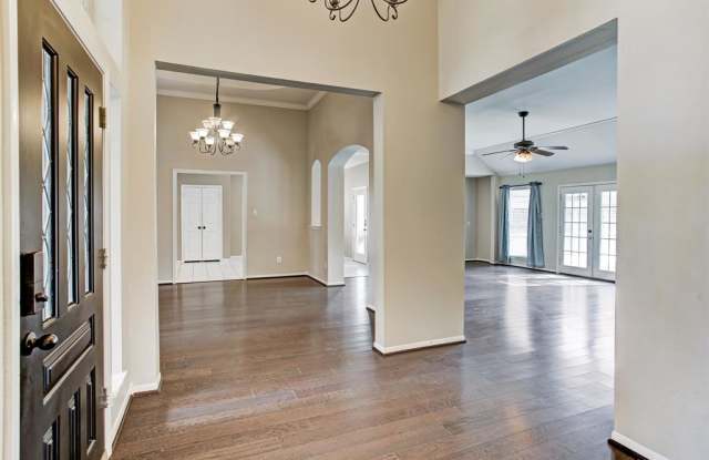 5407 Oak Cove Drive Gallery 2