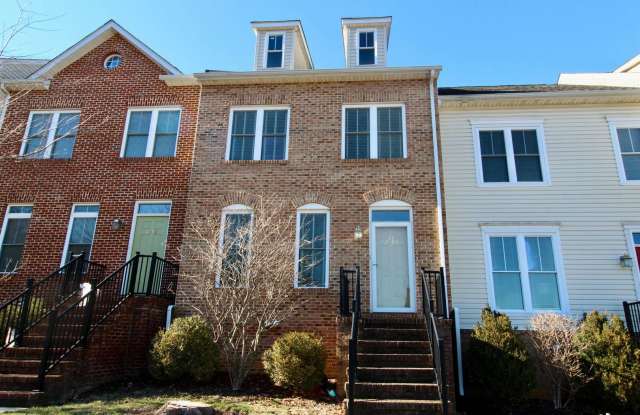 Upscale townhome  with attached garage for rent in the Townes at Bluestone! photos photos