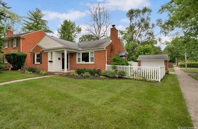 4419 Beverly Court Gallery 2