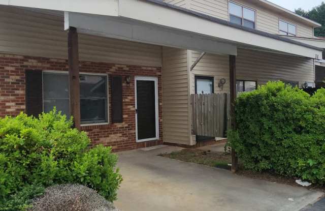 Updated Townhouse Apartment FOR RENT In Between Kernersville  Winston-Salem photos photos