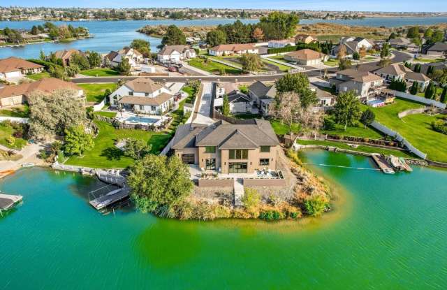 Stunning Large Custom Built Home On the Lake! photos photos