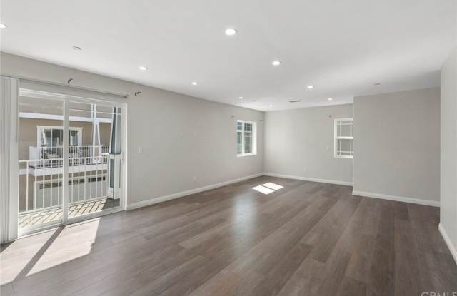 9555 Firestone Boulevard Gallery 4