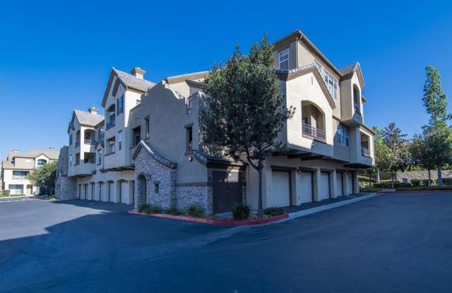 SPACIOUS 2bd/2ba top floor condo in Otay Ranch! - 1886 Nantes Place, Chula Vista, CA 91913