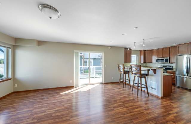 3 Bed 3 Bath - Views - NAS Whidbey - Island Hospital Gallery 3
