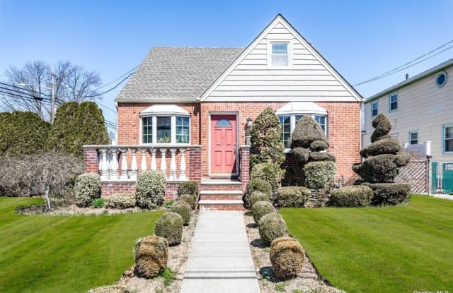 648 S 7th Street - 648 7th St S, Garden City South, NY 11530