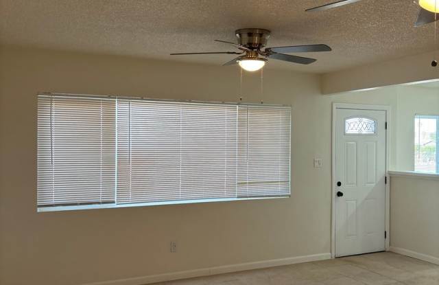 3 bedroom/1 Bathroom ready now! Gallery 4