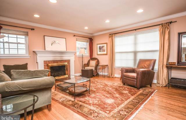 8804 WALNUT HILL Road Gallery 3