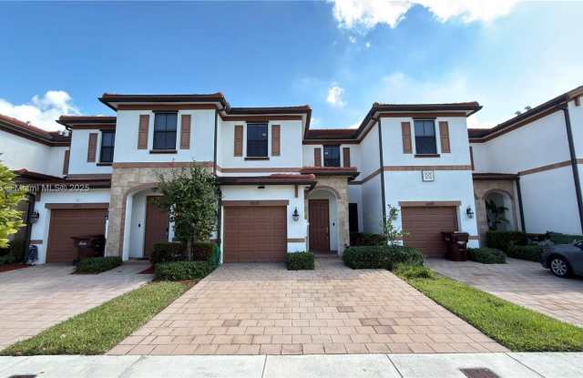 10337 W 34th Ln - 10337 West 34th Lane, Hialeah, FL 33018