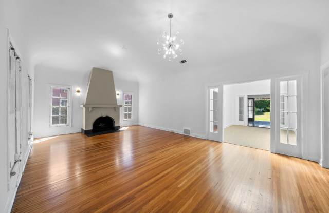 107 S Lucerne Blvd photos photos