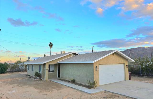 **Move-In Special** Perfect Family Home: 3-Bedroom, 2-Bath Gem photos photos