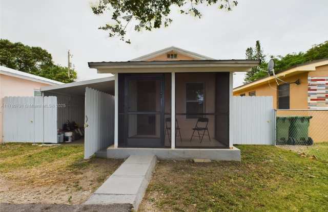 616 SW 8th photos photos
