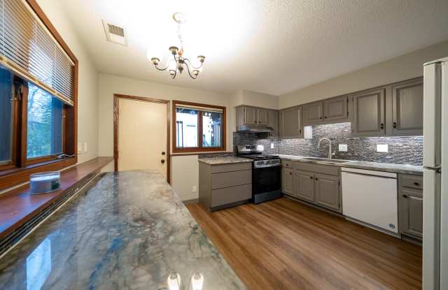 2101 24th Ave. S., Unit 1 Gallery 4