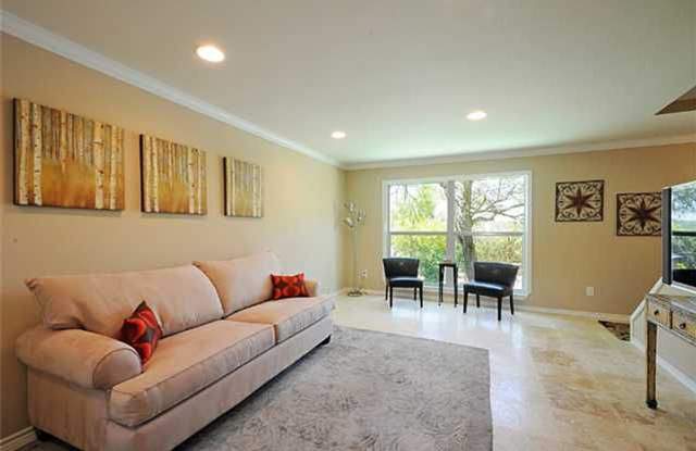 6812 Syracuse Cove Gallery 3