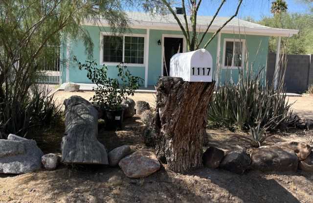 1117 E SUNNYSLOPE Lane photos photos