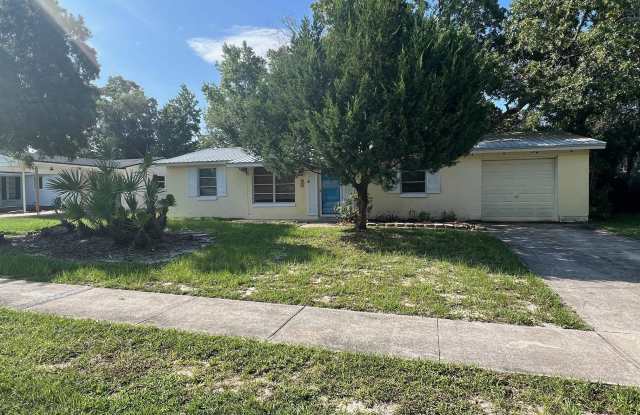 241 Shores Blvd photos photos