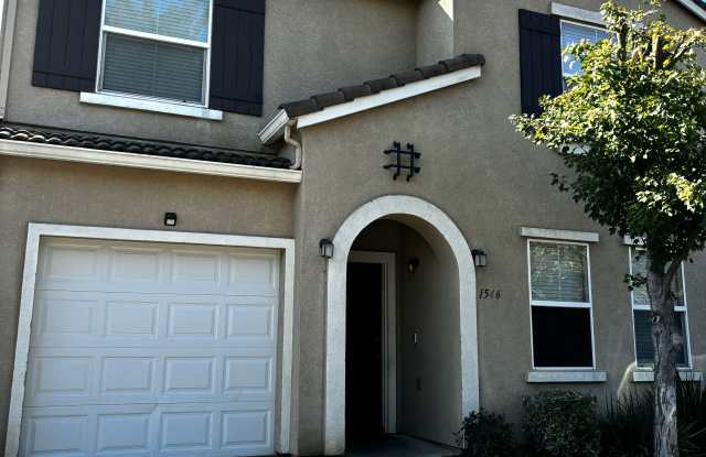 1546 Fog Bank Dr - 1546 Fog Bank Drive, Stockton, CA 95204