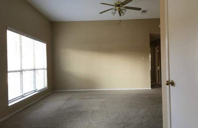 2082 Rodeo Court Gallery 3