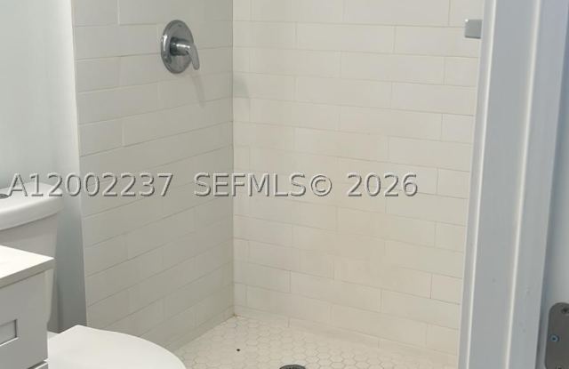 141 NW 16th Ave photos photos
