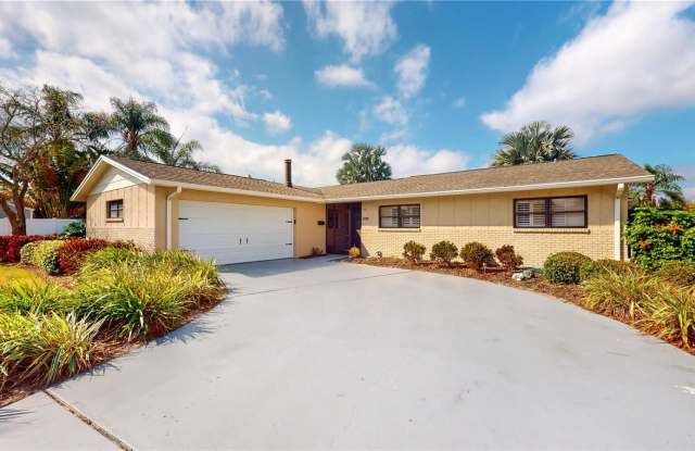 4714 LODESTONE DRIVE - 4714 Lodestone Drive, Town 'n' Country, FL 33615