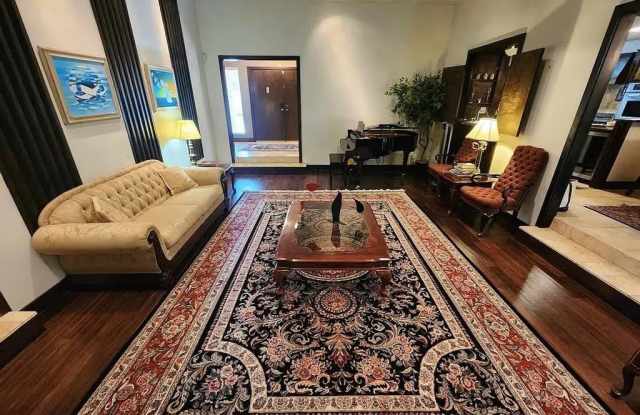 1441 Glenbrook Drive Gallery 4