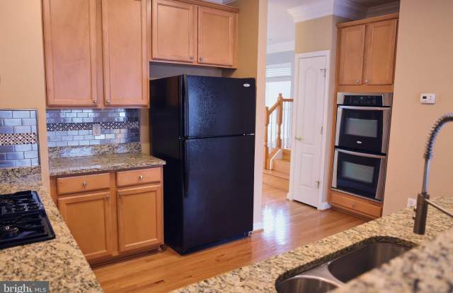 4324 TALMADGE Circle Gallery 3