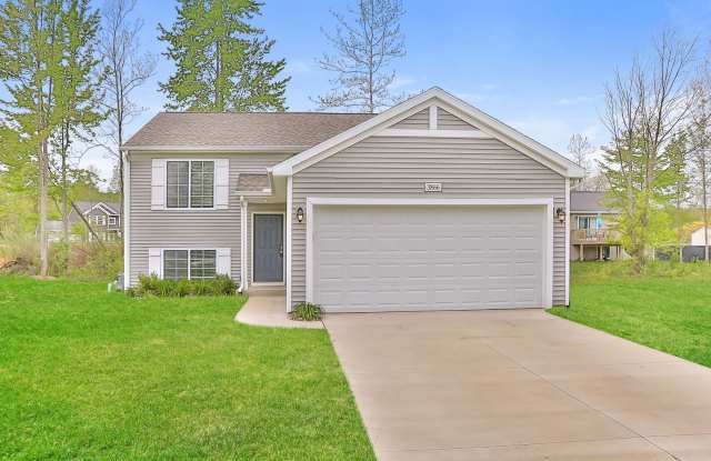 Move‑In Special: Get ONE MONTH FREE on your first full month of rent when you sign a lease by June 20th! photos photos