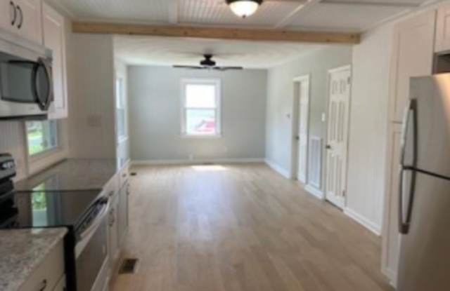 733 Lanier Cres Gallery 3