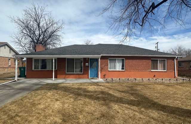 3-Bed Home 1.5 Miles from CU Anschutz | Yard, W/D, Pets OK photos photos