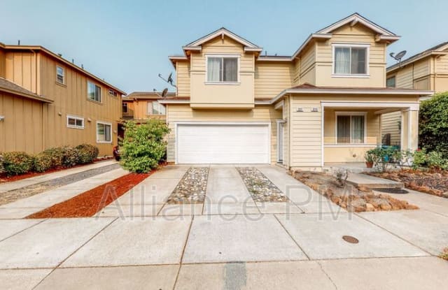 2221 Versailles St - 2221 Versailles Street, Santa Rosa, CA 95403