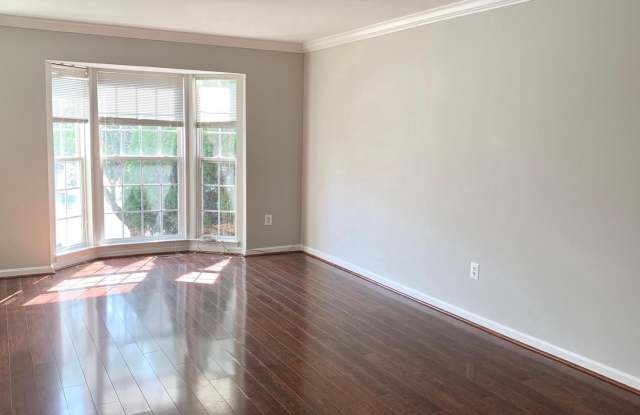 156 HIDDEN HILL Circle Gallery 3