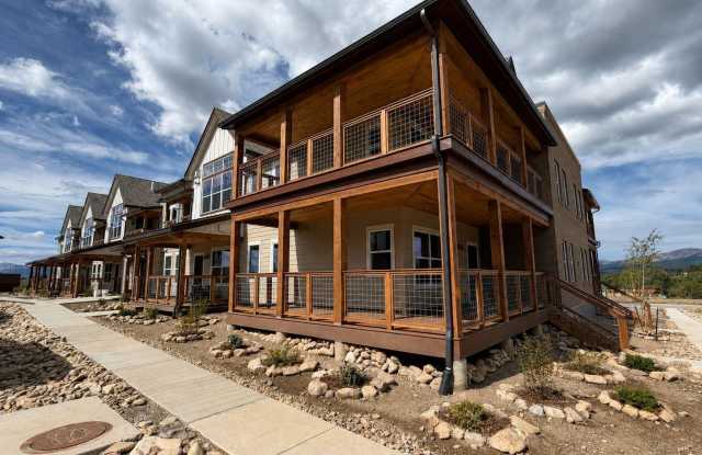 309 Grand Review Drive Gallery 2