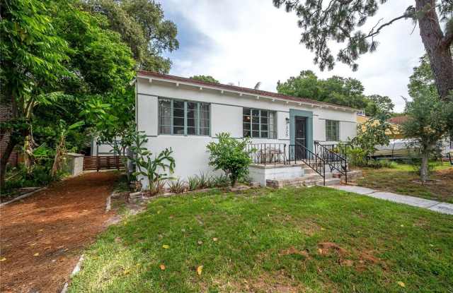 325 W RIO VISTA COURT photos photos