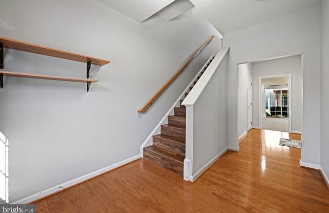 44574 RIVER OTTER Drive Gallery 2